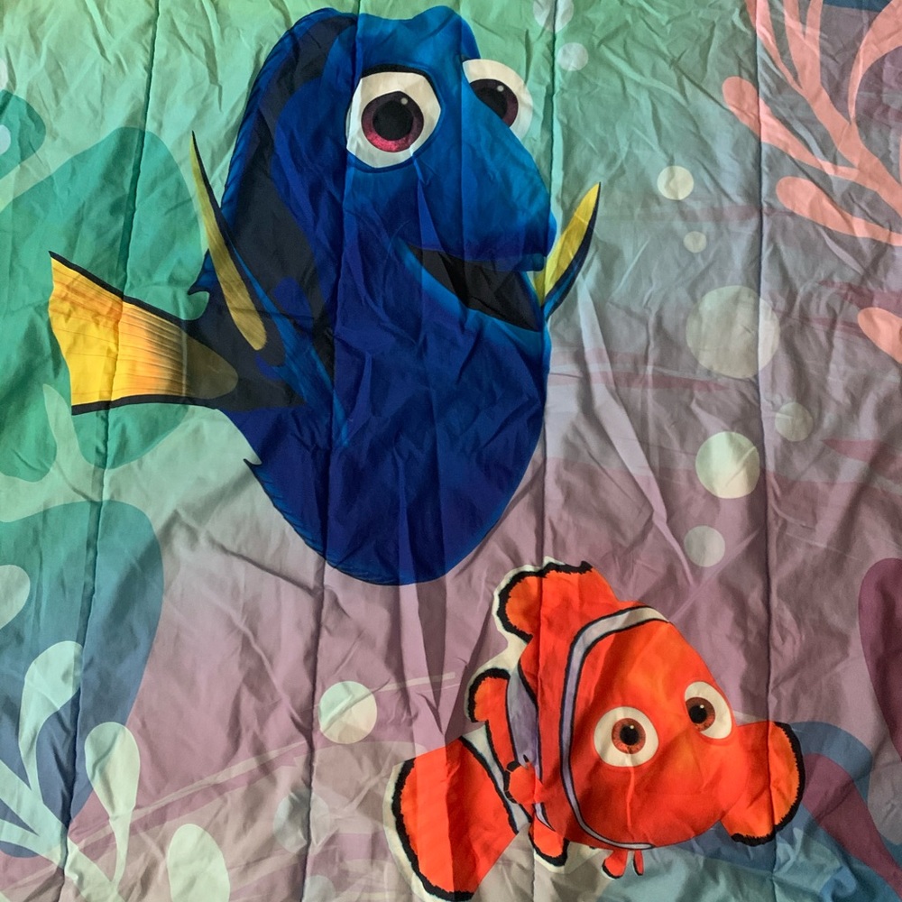 Finding dory comforter 🦄
